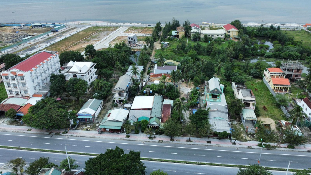 Chính chủ bán thửa đất mặt tiền QL1A - Ngay khu dân cư sầm uất - Đối diện khu nghỉ dưỡng - đã có sổ