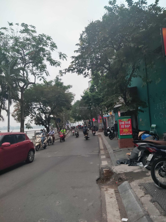 Chính chủ cần bán đất phố Trích Sài, Tây Hồ DT 71 m2, mặt tiền 9 m cách Hồ Tây 15 m ô tô vào nhà