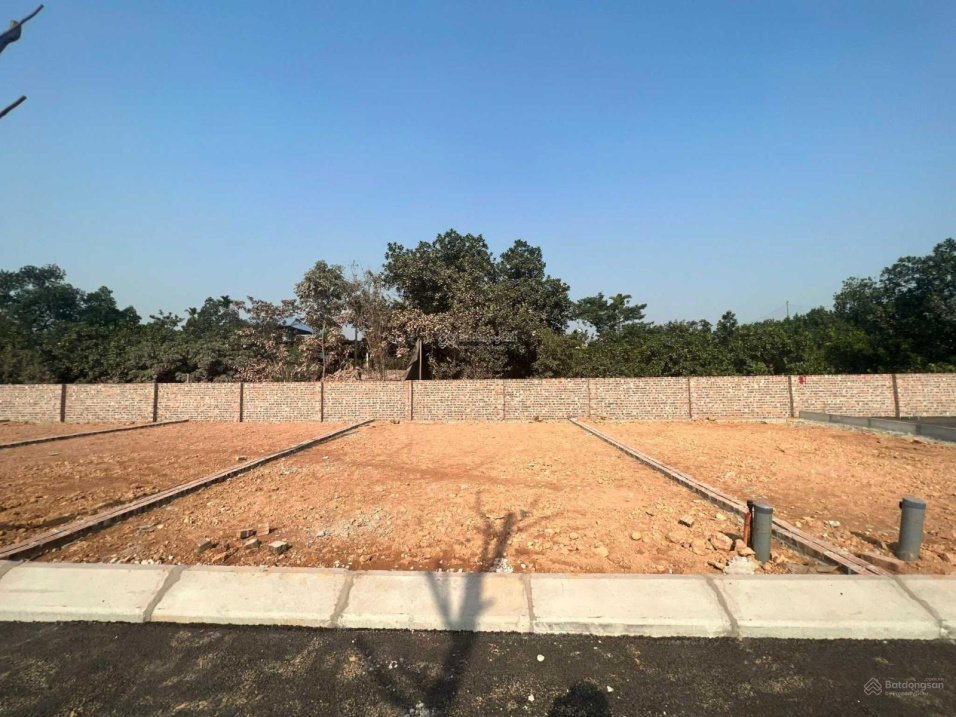 Chính chủ cần bán gấp lô đất nền Hoà Lạc DT 60m2 chỉ 800tr sổ đỏ sang tên luôn