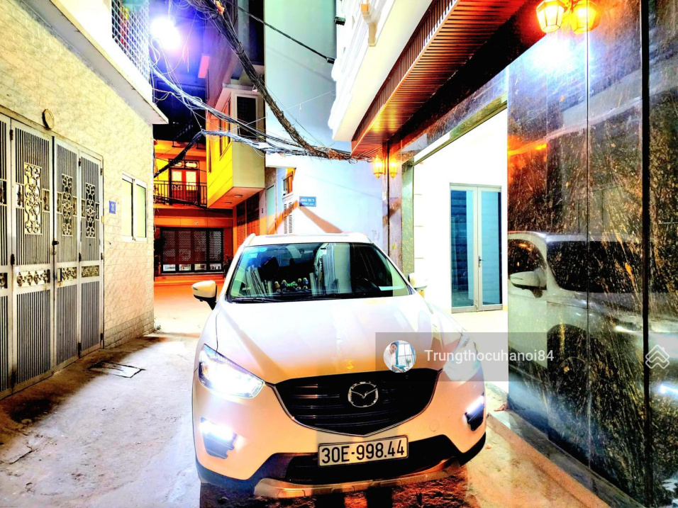 Chính chủ cần bán nhà 6 tầng thang máy ô tô, gần ngã tư Cầu Giấy, ngõ an ninh dân trí cao