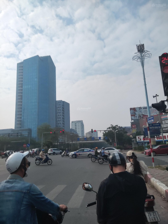 Chính chủ cần bán nhà cấp 4 mặt phố Võ Chí Công,Tây Hồ 177m2,mặt tiền 9 m giá 81 tỷ