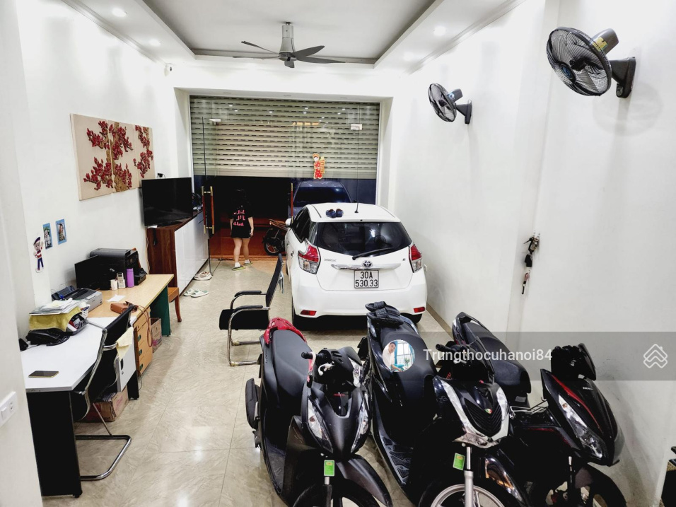 Chính chủ cần bán nhà mặt phố Cù Chính Lan, kinh doanh, gara ô tô, nhà ở có lộc, khu dân trí cao