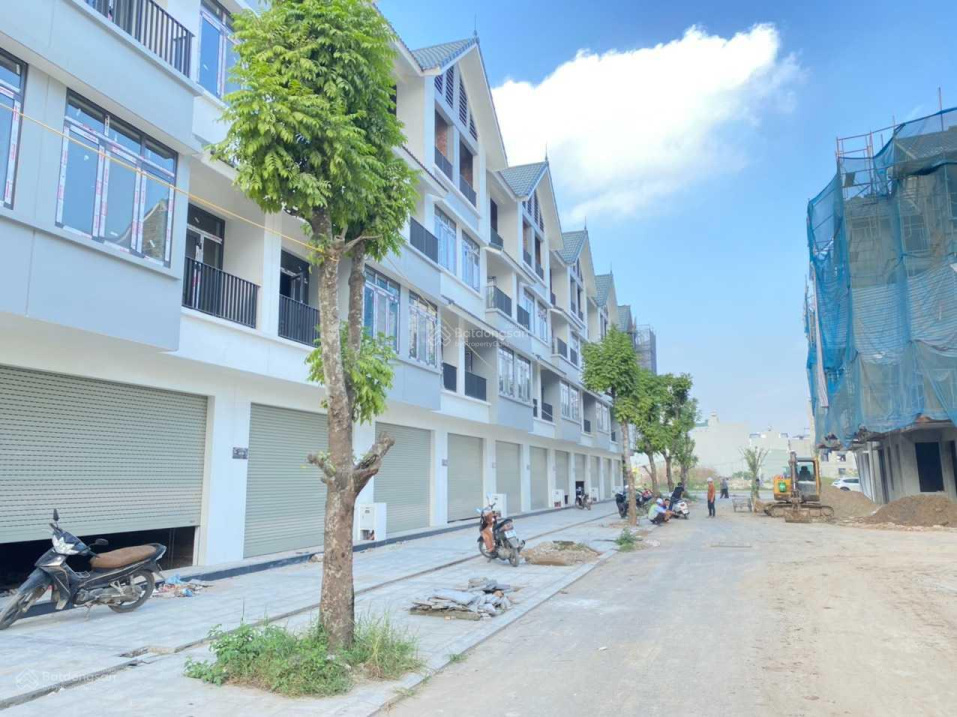 Chính chủ cần tiền bán gấp liền kề 4 tầng giá 44tr/m2, gần vườn hoa