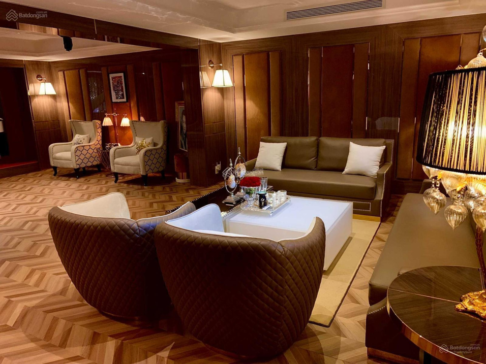 Chủ nhà thiện chí bán căn biệt thự có thiết kế đẳng cấp nội thất xứng tầm. Xem nhà sẽ ưng ý ngay ạ