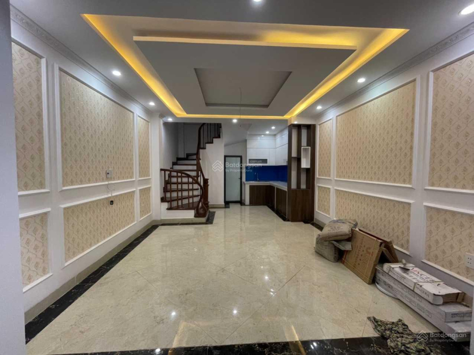 Còn 1 căn duy nhât. Bán nhà ngõ 280 Lạc Long Quân, Tây Hồ 35m2 xây 5 tầng mới, gần phố giá 4.95 tỷ