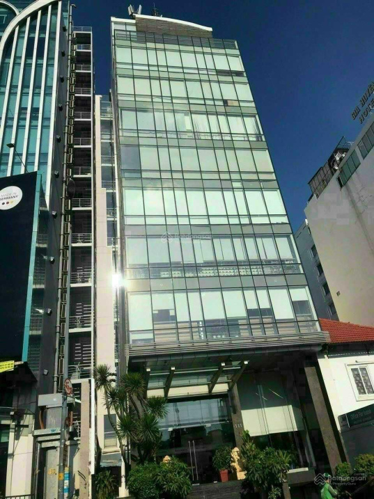 Công ty làm ăn thua lỗ bán tòa nhà MT Đinh Tiên Hoàng P3 Q. Bình Thạnh 11x25m 1H 7L giá 63 tỷ