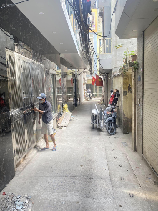 Cực Hiếm nhà 4 tỷ ngõ trước nhà 3m thẳng tắp nhà 5 tầng mặt tiền hơn 5m diện tích 32m2 nhà thoáng