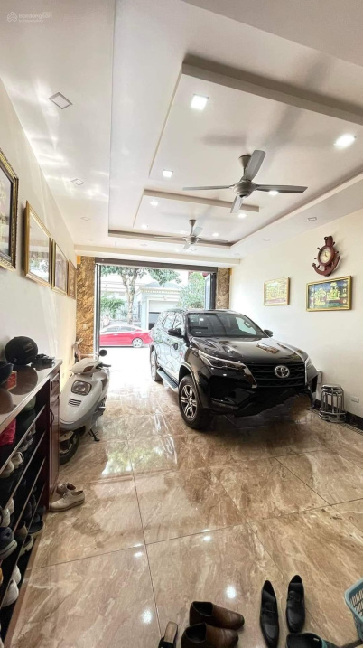 Cực hiếm, 7 tầng phân lô mặt chính khu đấu giá Tứ Hiệp, vỉa hè thang máy, nội thất hiện đại 18,5 tỷ