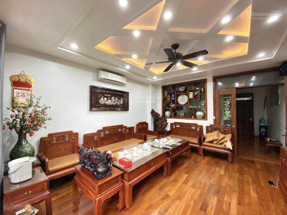 Cực hiếm nhà phố Dịch Vọng Hậu, Cầu Giấy. Ngõ rộng 3m. DT 50m2, 5 tầng, giá 3.4 tỷ