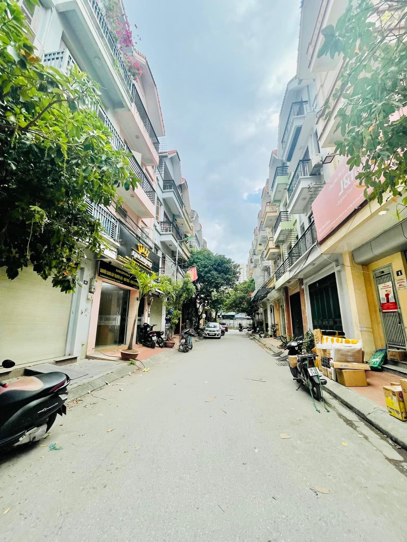 Siêu Hiếm Phân Lô Ngõ 61 Lạc Trung 63M2 4T MT5M Ô Tô Tránh Hai Thoáng Giá 13.2 Tỷ