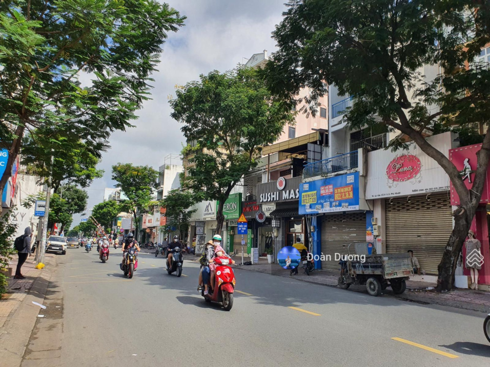 DT: 13*22m, MT đường Hồ Xuân Hương - Cách Mạng Tháng Tám. Giá bán rất tốt