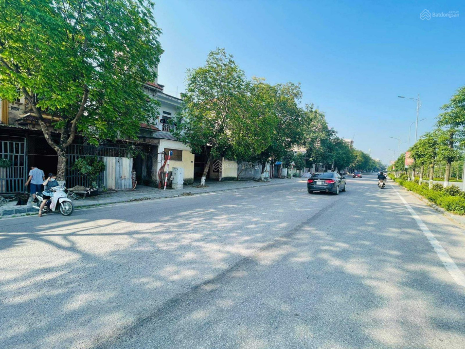 Đất kinh doanh mặt đường Việt Hùng - Đông Anh, đường 10m, có vỉa hè, quy hoạch ổn định