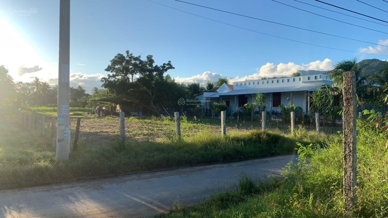 Đất mặt tiền đường 40m, 3300m2, giá chỉ 6tr, thuộc khu kinh tế ven biển Bắc Vân Phong, Vạn Ninh