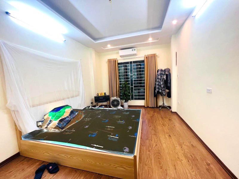 Chỉ hơn 4 tỷ có nhà 60m² x 4 tầng, mặt tiền 9m Đường Láng