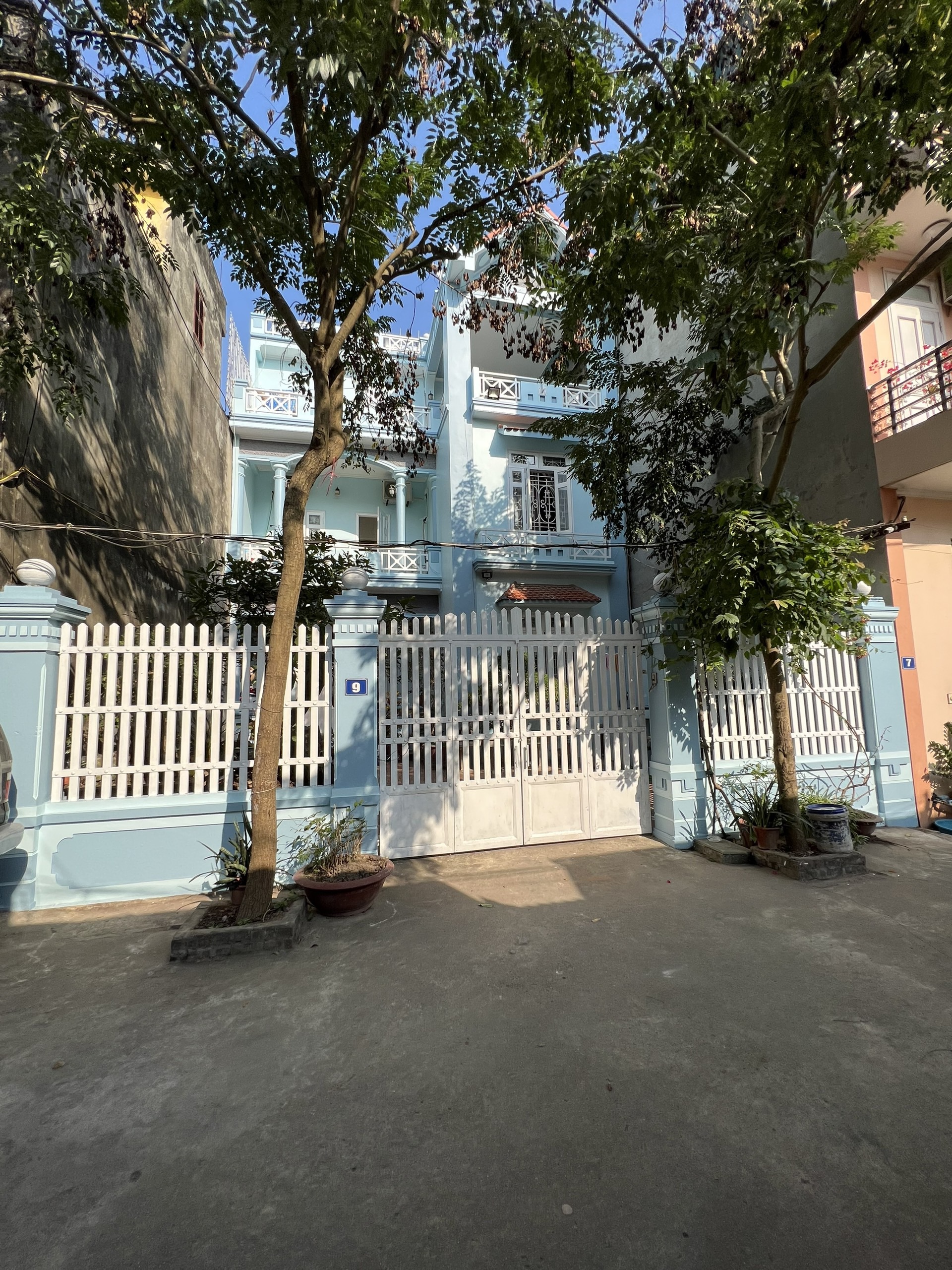 220m2