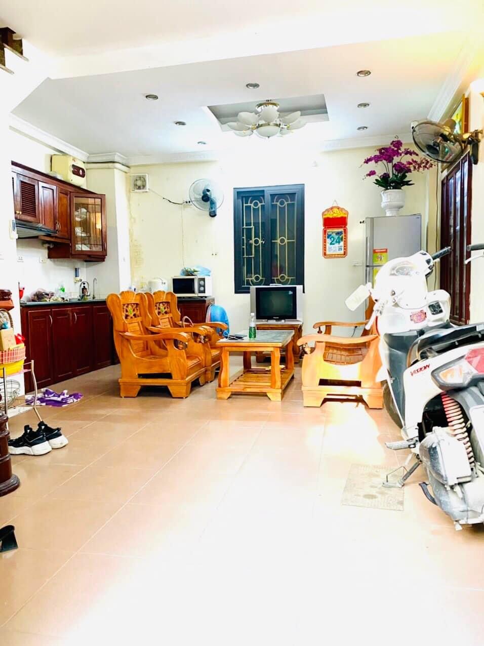 BÁN NHÀ NGÕ ĐỐC NGỮ 2 THOÁNG Ô TÔ ĐỖ CỬA VÀI BƯỚC CHÂN RA TÂY HỒ LỘNG GIÓ DT39M2 4 TẦNG GIÁ 5 Tỷ 8