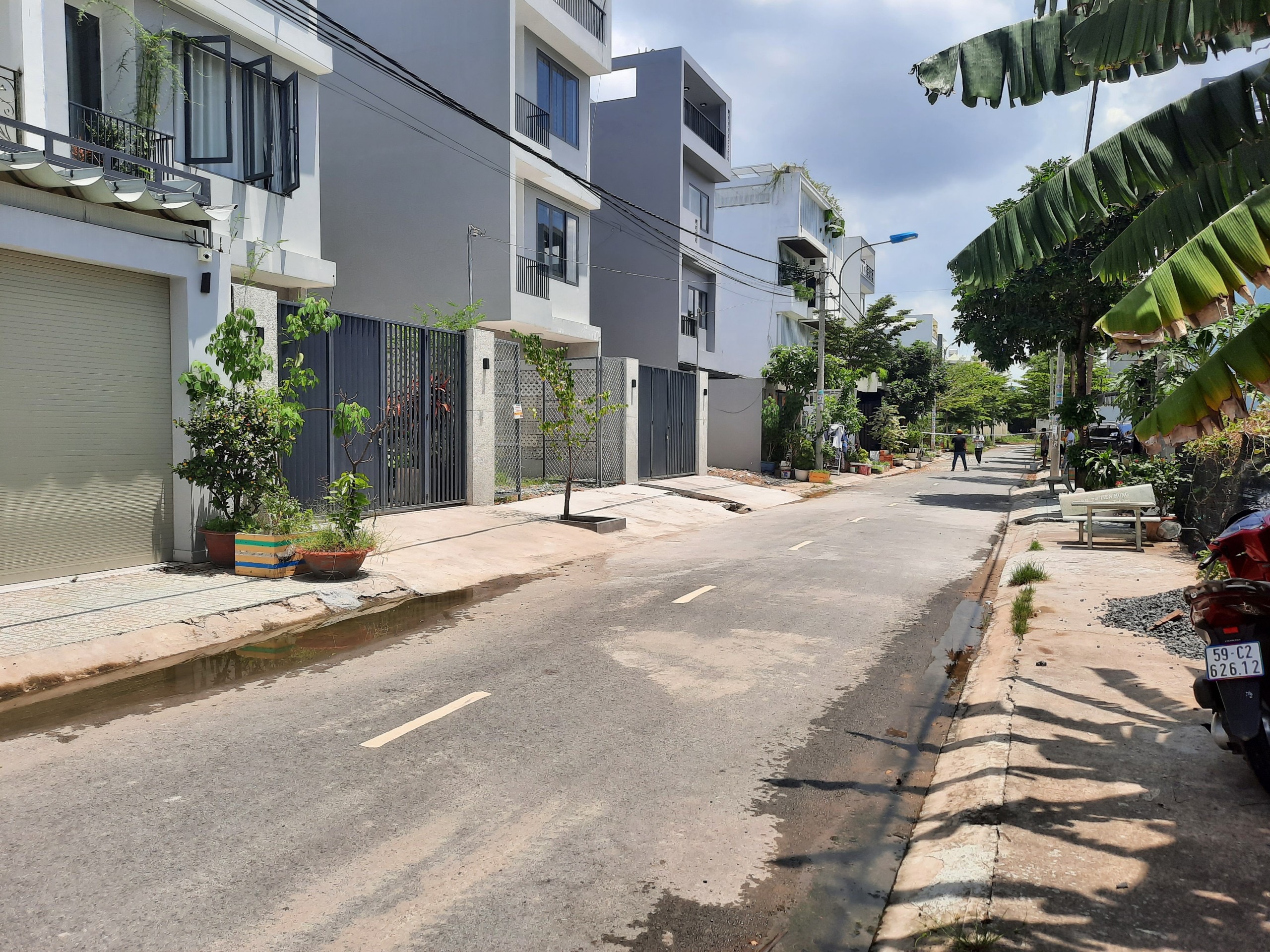 Chính chủ bán đất thổ cư MT Phạm Hữu Lầu, Q7, 92.5m2, SHR, giá chốt 2.4 tỷ