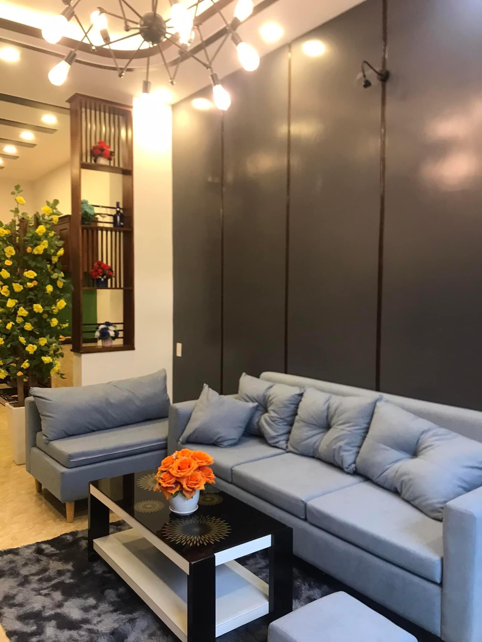 Bán nhà đẹp mới xây lô góc hẻm 2/4 nội thất gỗ tự nhiên