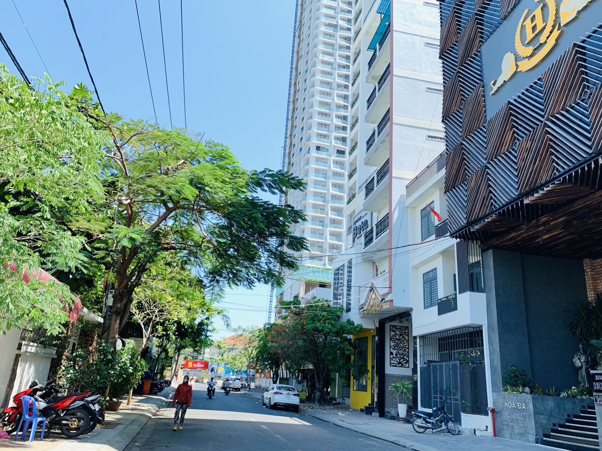 Bán khách sạn, chủ đang cần bán gấp mặt tiền Trần Văn Ơn - Lộc Thọ ( cách biển chỉ 400m )