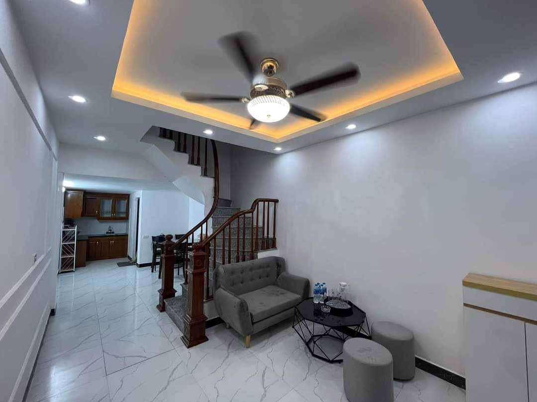 BÁN NHÀ PHỐ ĐÔNG THIÊN, LĨNH NAM. DT 30M*2T*MT3,1M. CHÀO 1,55 TỶ. NHÀ ĐẸP Ở NGAY, GIAO THƯƠNG THUẬN TIỆN