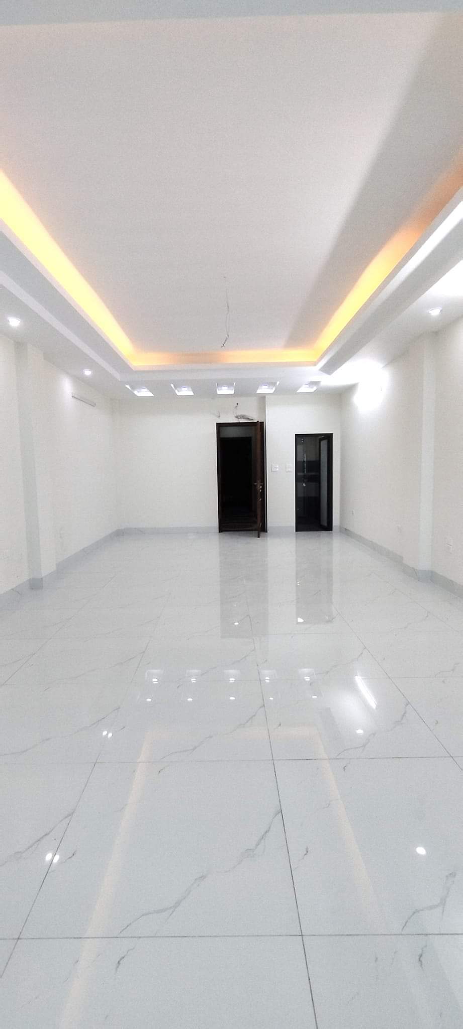 CẦN BÁN NHANH NHÀ MỚI 9 TẦNG THANG MÁY- Ô TÔ TRÁNH - VỈA HÈ - PHÚ DIỄN - TỪ LIÊM - DT:98M2X9T.