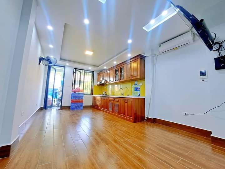 NguyễnPHÂN LÔ VIP, 2 THOÁNG, VỈA HÈ, Ô TÔ TRÁNH, KINH DOANH SẦM UẤT.