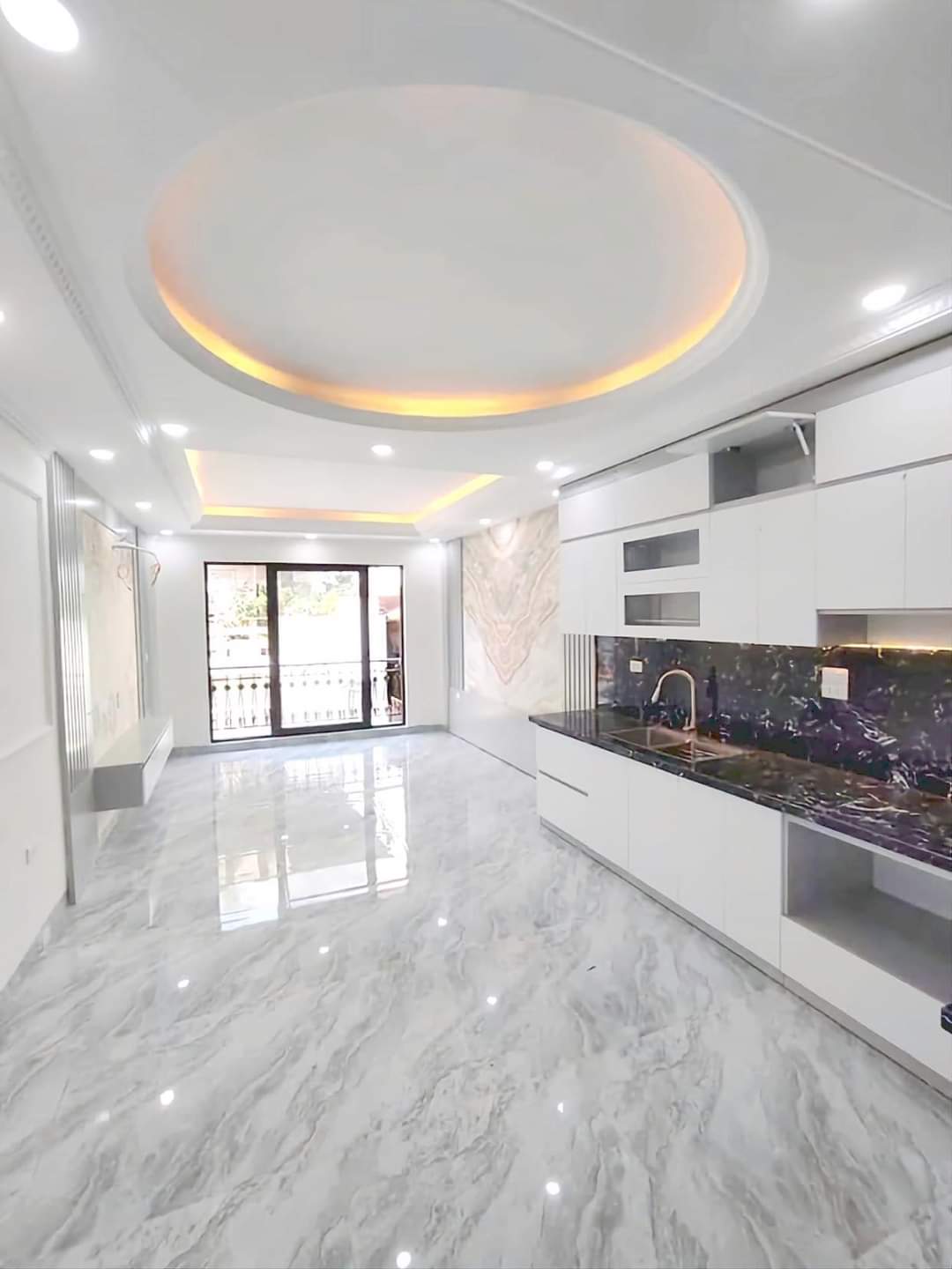 SIÊU VÍP THANH XUÂN,LÔ GÓC,THANG MÁY, Ô TÔ VÀO NHÀ,DT40m, 6T,MT:4.2,Giá:8.9 tỷ