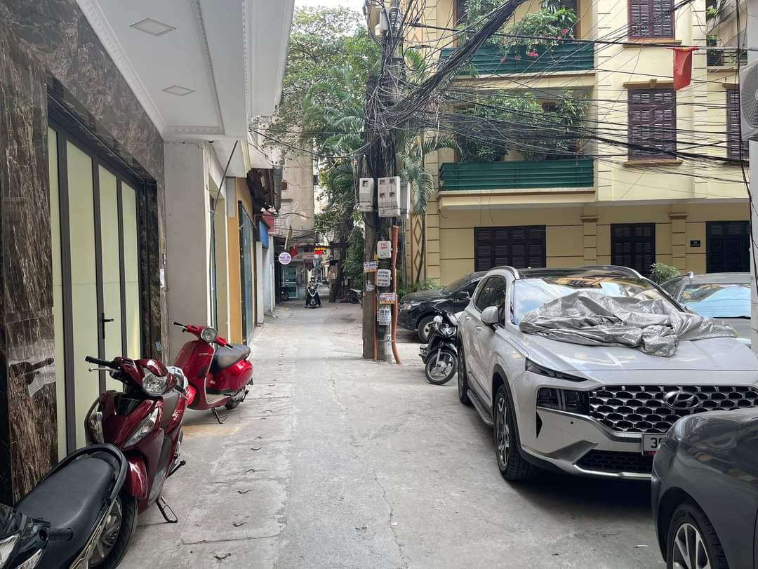 GẤP! CỰC GẤP! BÁN NHÀ 5 TẦNG - HOÀNG QUỐC VIỆT - CẦU GIẤY - Ô TÔ VÀO NHÀ - KINH DOANH . DT: 55M2X5T, MT: 5.5M. GIÁ 9.9 TỶ