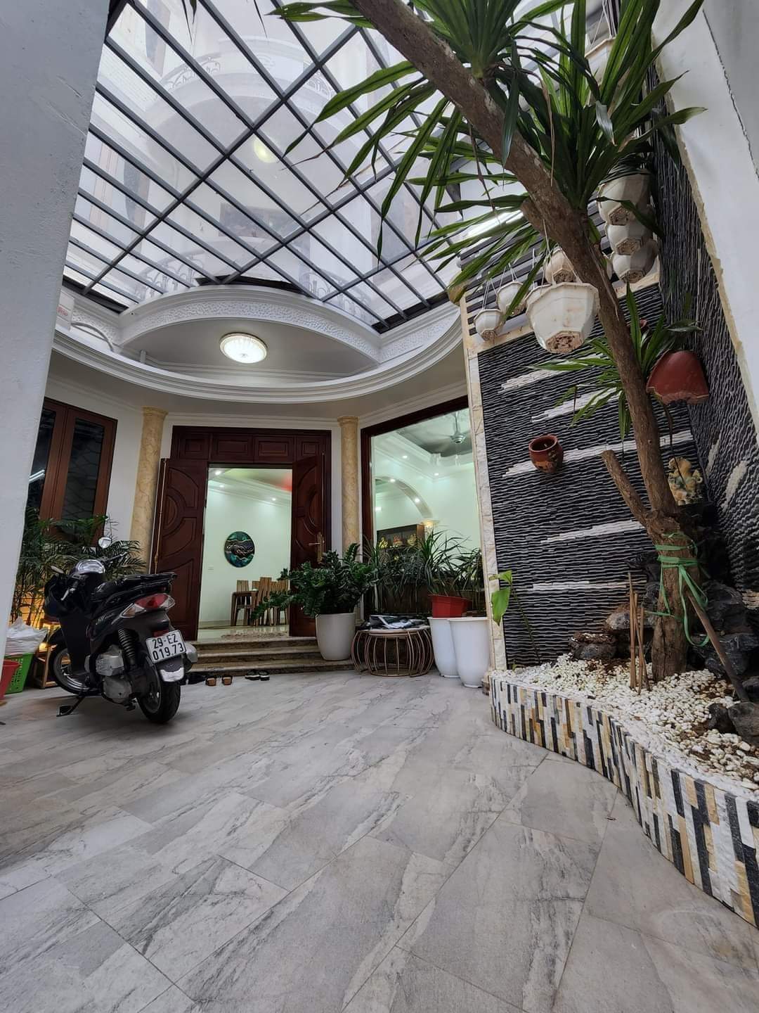 Nhà đẹp trên phố đội cấn như cung điện thu nhỏ giá chỉ 10 tỷ