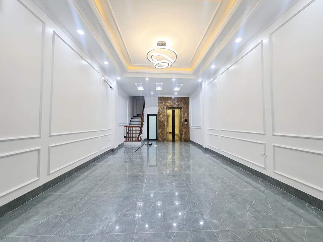 Thái hà 45mx6t mt4.2m thang máy, 3 bước ra ô tô tránh gần phố an sinh đỉnh 8,8 tỷ