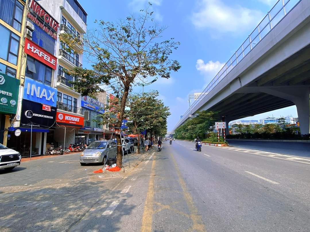 PHÂN LÔ MẶT PHỐ PHẠM VĂN ĐỒNG - ĐƯỜNG 2 LÀN THÊNH THANG - VỈA HÈ ĐÁ BÓNG - KINH DOANH SIÊU ĐỈNH - LÔ GÓC 🔥🔥