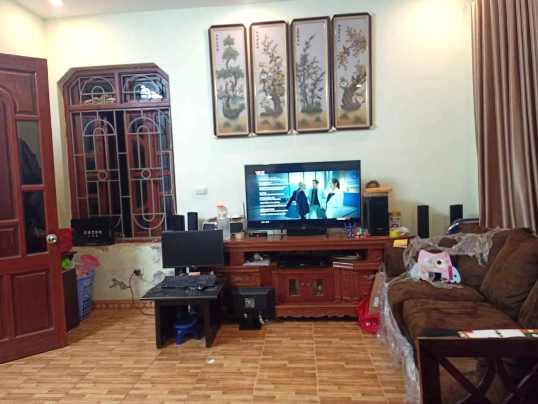 Bán nhà Đường Hàng Chĩnh, Hoàn Kiếm 38m 3T, giá 8.3 tỷ. Gần phố, ngõ thẳng, Nhà đẹp, ở ngay.