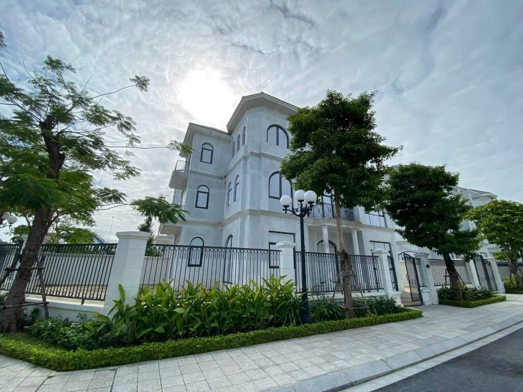 Bán Vinhomes Green villas diện tích 418 m2 x3 tầng. Mt 40 m giá 130 tỷ Biệt thự Vinhomes Green Villas Tây Mỗ Đại M