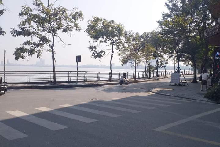 NHÀ ĐẸP Trích Sài, LÔ GÓC, 2 THOÁNG, NGÕ THÔNG, CÁCH Ô TÔ 25M, TẶNG FULL NỘI THẤT.