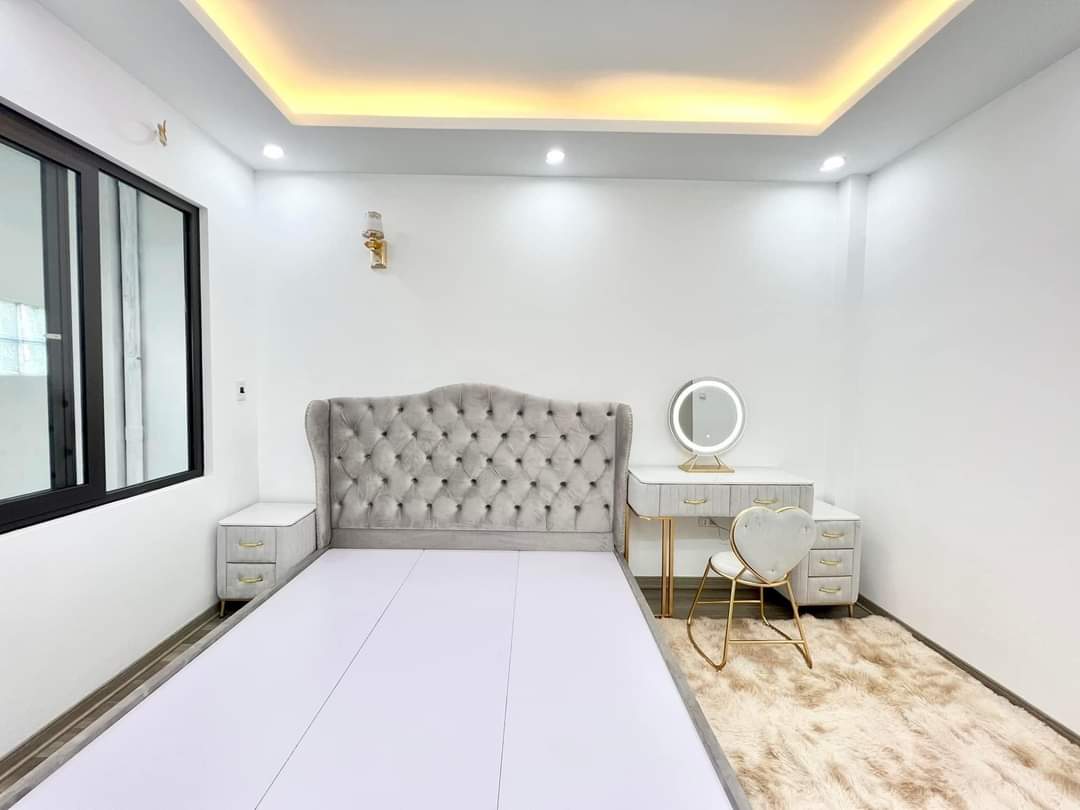 Bán nhà ngõ 91 Thợ Nhuộm, Hoàn Kiếm 36m 3T, giá 6 tỷ. Nhà phố, ở ngay.