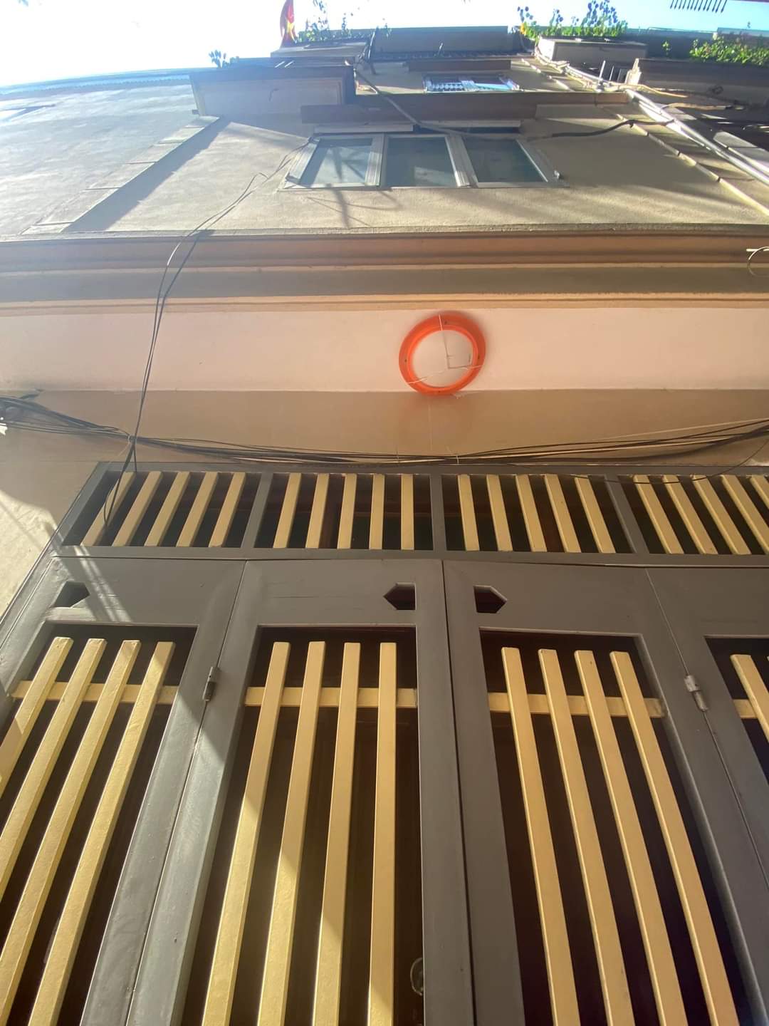 BÁN NHÀ PHỐ NAM DƯ 32M*4T *MT3,8M. CHÀO 2,8 TỶ. NGÕ ÔTÔ, NHÀ GIÁP PHỐ. TRƯỚC NHÀ LÀ CHỢ, TRƯỜNG HỌC C1,2. LĨNH NAM