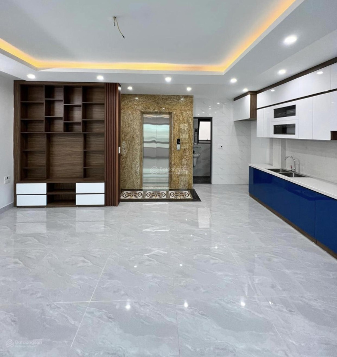 GIẢM GIÁ NHÀ PHÙNG CHÍ KIÊN 6 TẦNG THANG MÁY, Ô TÔ, KINH DOANH, MẶT NGÕ THÔNG, CHỈ CÒN NHỈNH 8 TỶ.