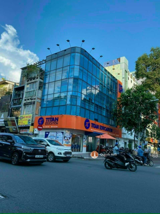 Gía đầu tư - Bán nhà MT góc Nam Kỳ Khởi Nghĩa, Q.3 (NH 15 x 25m) HĐT 150 triệu/tháng Gía 67 Tỷ