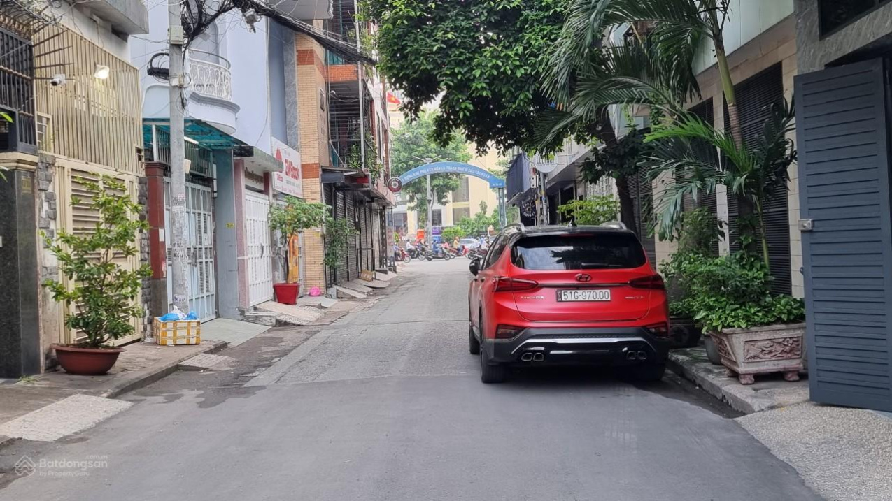 Gia đình bán nhà MT Trần Hưng Đạo, Quận 1. DT: 4,5 x 13.8m, giá 38 tỷ