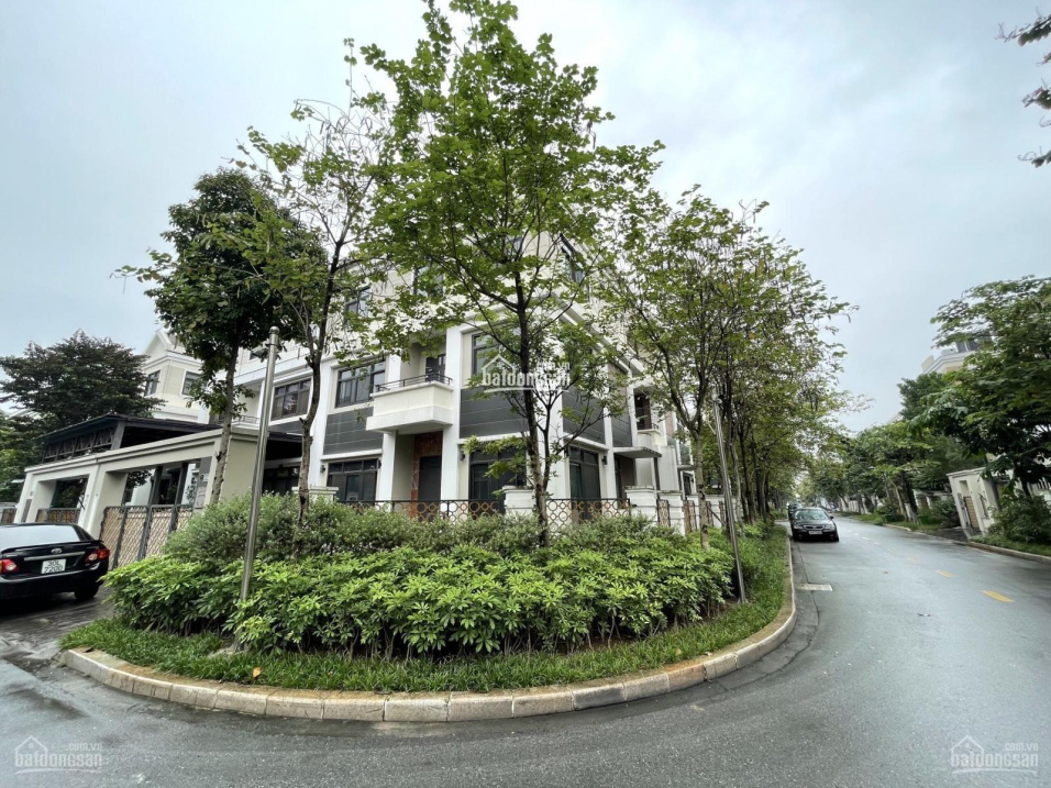 Gia đình định cư nước ngoài với con nên cần bán biệt thự 222.8m2 Starlake, MT 13.5m, Đông tứ mệnh
