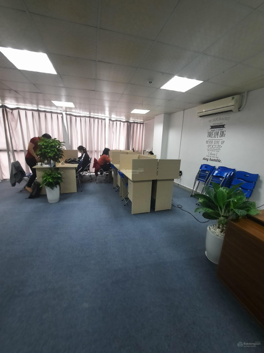 Giảm 4 tỷ, bán nhà mặt phố Hoàng Cầu, 10 tầng, mặt tiền 7m