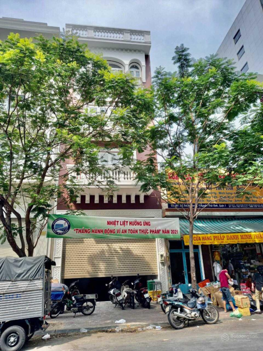 Giảm 6 tỷ trong 1 tuần giá 34 tỷ MT Yersin, Quận 1 DT 3.9x20m, 6 lầu thang máy.