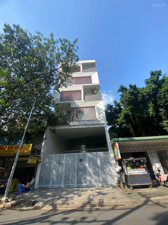 Giảm kịt liệt góc 3 mặt tiền Đề Thám - Cô Giang (5x18m) - XD 7 tầng - Giá bán 36 tỷ thương lượng