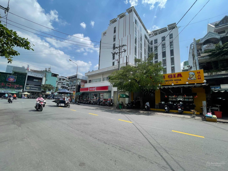 Giảm ngay 3 tỷ. Hàng hiếm MT Nguyễn Văn Luông - ĐS 8, Bình Phú, 4.1x30.5, 2 lầu, chỉ 20 tỷ, Q6