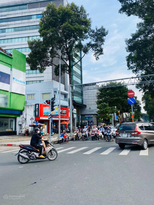 Góc 2MT Bạch Đằng, Bình Thạnh, sát chợ Bà Chiểu 29.8 tỷ