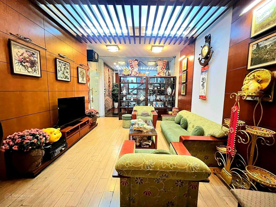 HOT!!! Nhà liền kề đáng sống, ô tô tránh, 79m2, nhỉnh 16 tỷ, Miếu Đầm