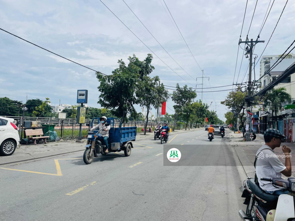 Hàng hot, MT view sông Trần Xuân Soạn, Q7