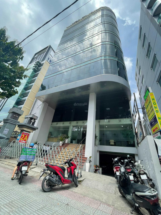 Hàng kín! Giá tốt! Bán tòa nhà ngaygóc 2 mặt tiền Hoàng Hoa Thám, Bình Thạnh (10x20m) 8 tầng. 44 tỷ