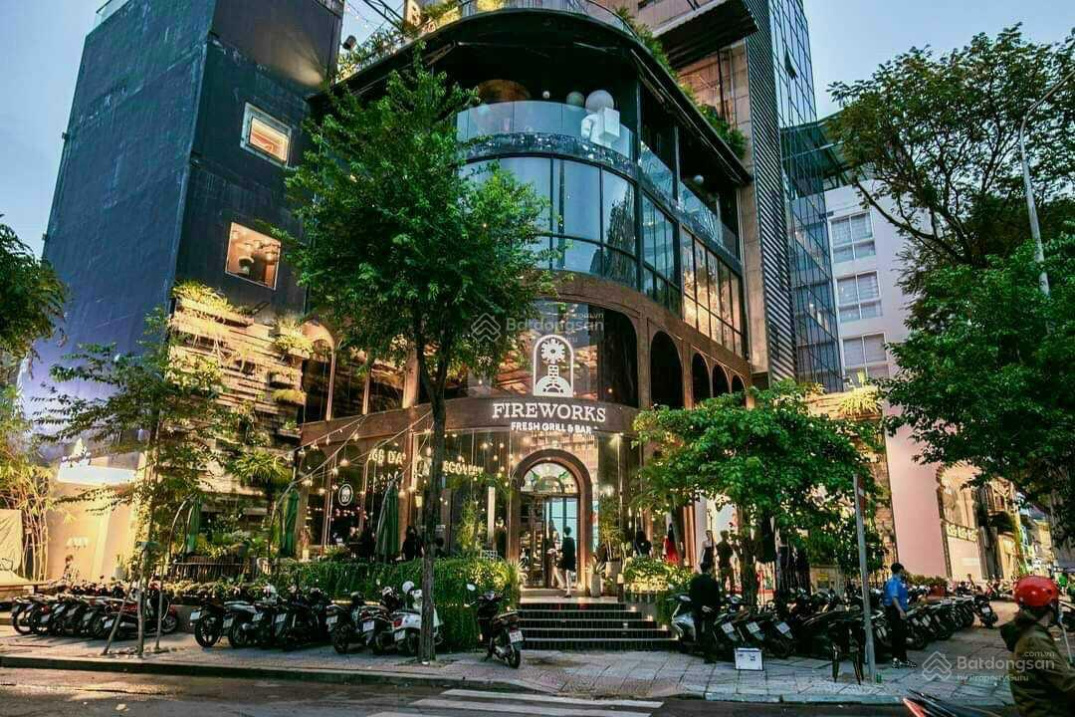 Hot - tòa building góc 2 mặt tiền Nguyễn Hiền - Điện Biên Phủ (8.8x15m) HĐT 200 tr/th, giá 70 tỷ