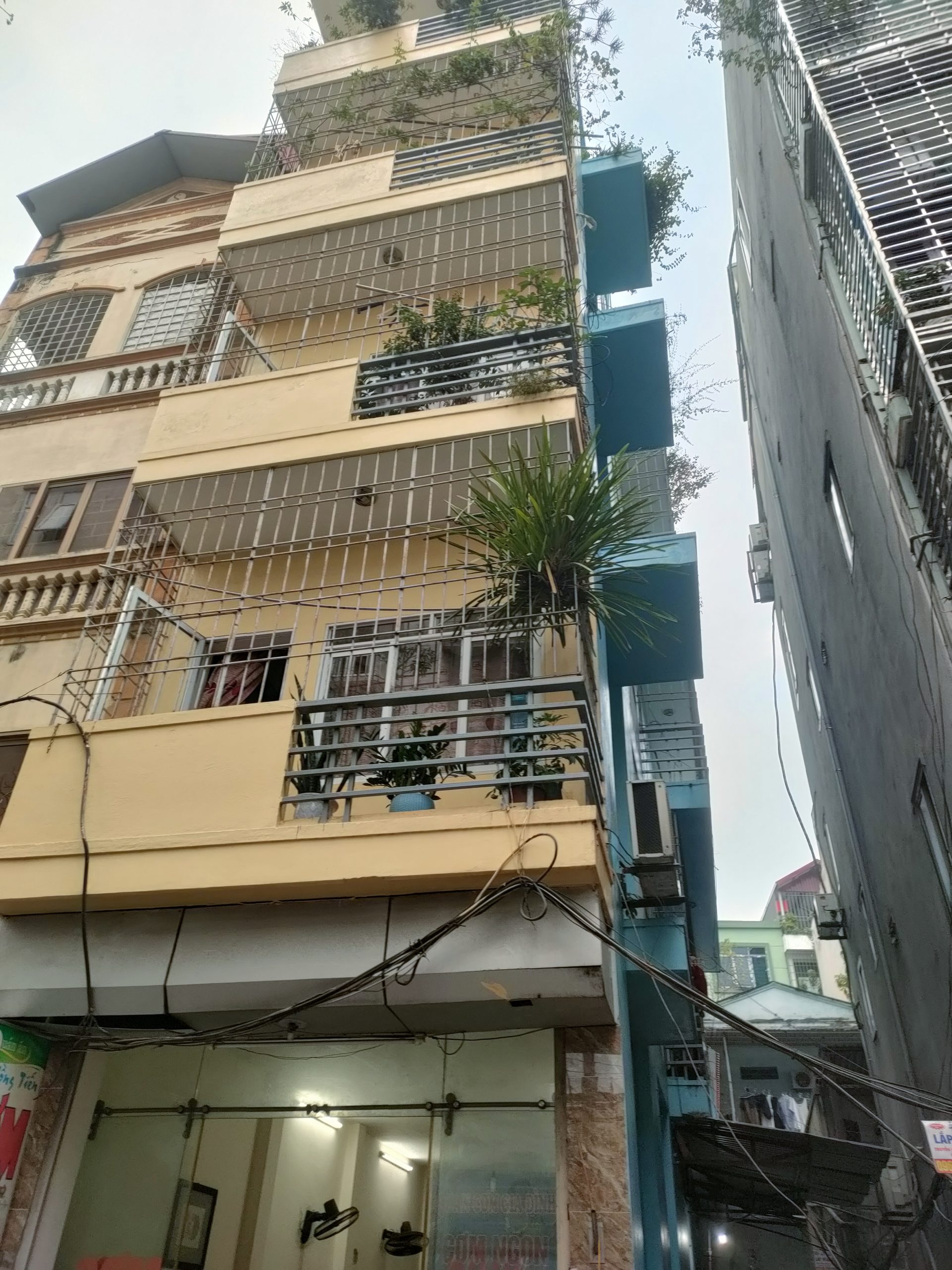 Bán nhà quận Hoàng Mai ngay phố Định Công lô góc ô tô tránh kinh doanh 50m2 giá 8.8tỷ.